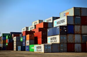 Disrupciones en Canales Vitales y Nuevos Costos Impactan el Transporte y Elevan Precios a Niveles Históricos
